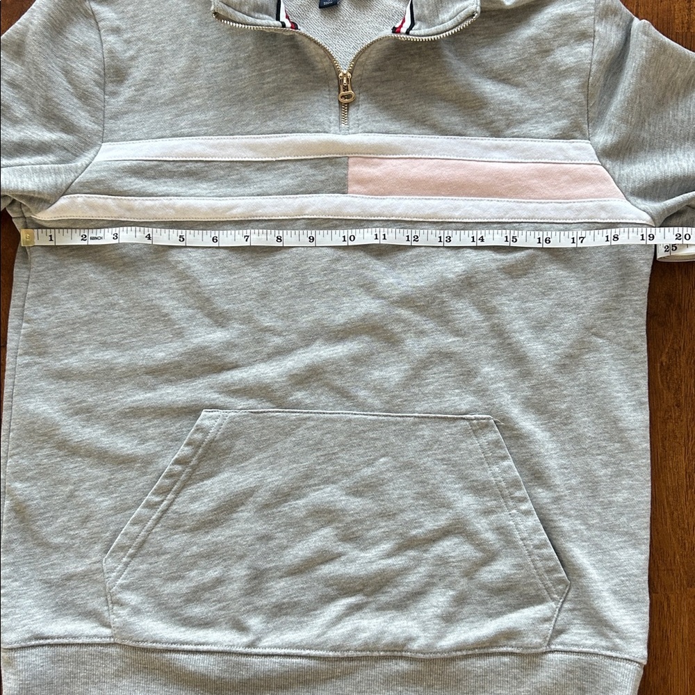 Tommy Hilfiger women’s preppy pullover, gray shirt size small petite​ - Picture 3 of 6